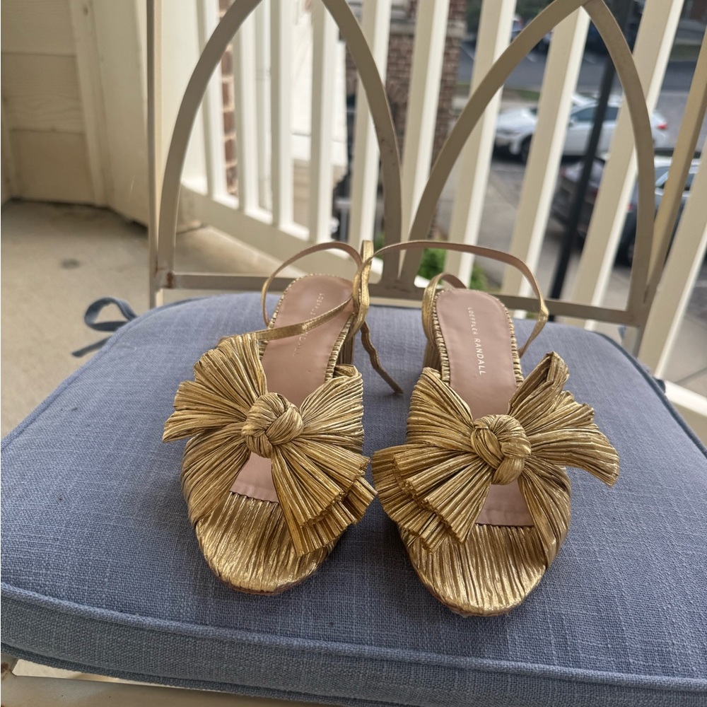 LOEFFLER RANDALL Dahlia Gold Pleated Bow Heel